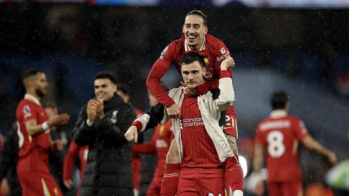 Premier Lig'de Liverpool doludizgin şampiyonluğa yürüyor Premier Lig'de Liverpool doludizgin şampiyonluğa yürüyor