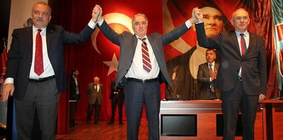 Trabzonspor'da Divan Başkanlığına yeniden Ali Sürmen seçildi