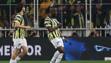 Fenerbahçe'de Enner Valencia, Alex’i yakaladı!