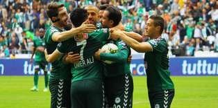 Konya evinde güldü