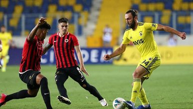 Çakma defans ile kale hep açık