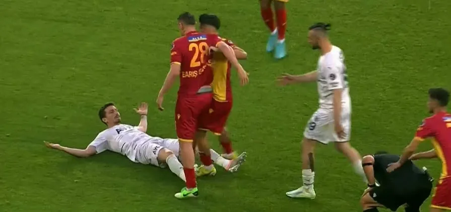 Yeni Malatyaspor Fenerbahçe maçında ortalık karıştı! - 3