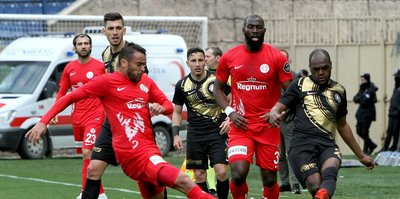 Antalyaspor’da Charles cezası nedeniyle Başakşehir maçında yok