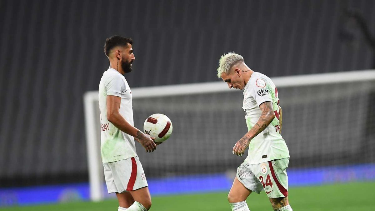 TRANSFER HABERLERİ | Galatasaray'da o futbolcu yolcu! TRANSFER HABERLERİ | Galatasaray'da o futbolcu yolcu!