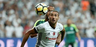 Forvette Cenk mi Negredo mu oynuyor?