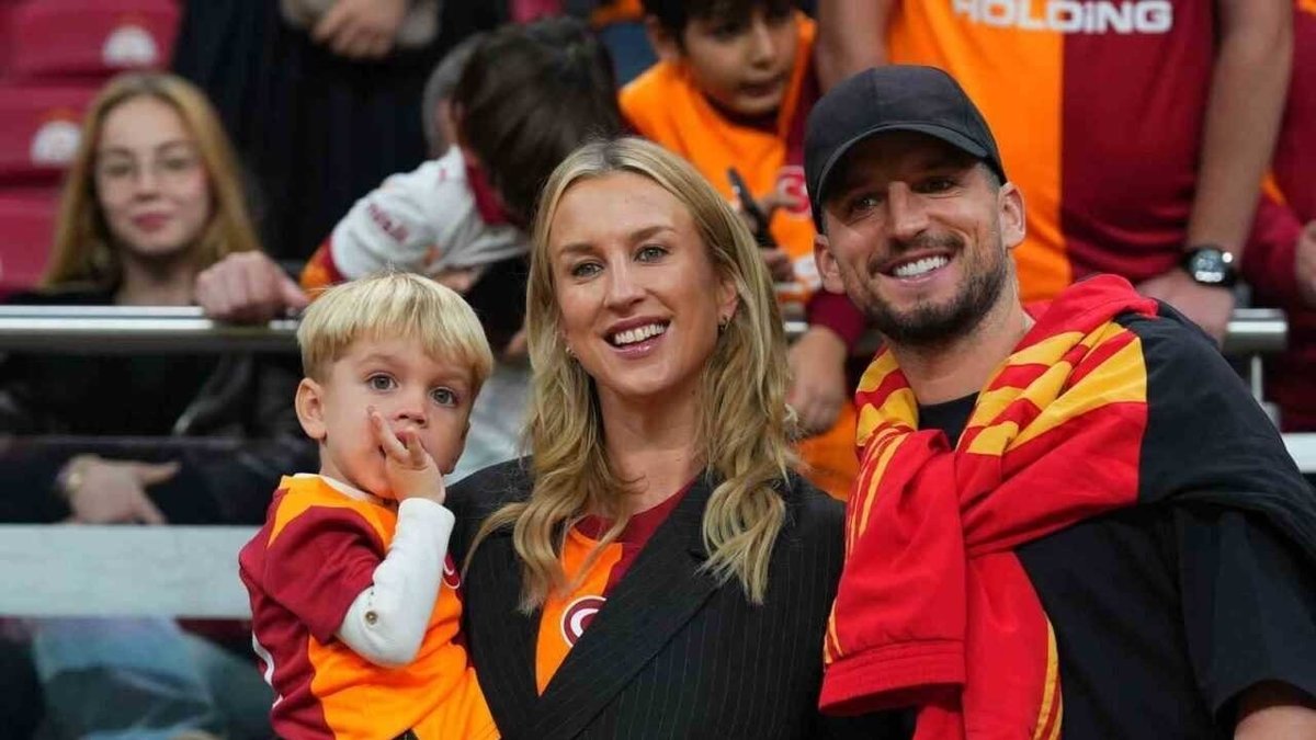 Mertens ailesi Galatasaray maçı için İstanbul'a geldi
