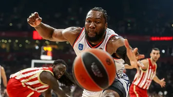 A.Efes yenildi James sakatlandı