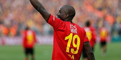 Göztepe'de Demba Ba'ya 2 yıllık sözleşme