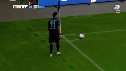 >Hamsik'in kafa vuruşu direkte patladı! İşte o pozsiyon