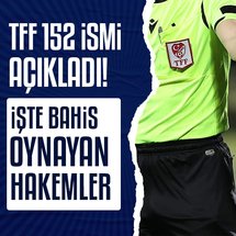 <p>TFF, bahis oynayan 152 hakemin PFDK'ya sevk edildiğini açıkladı. Üst klasman hakemler ise belli oldu.</p>
<p><strong><span style="background-color:#FFFF00">İŞTE ÜST KLASMAN HAKEMLER:</span></strong></p>
<p>Egemen Artun, Mehmet Ali Özer, Melih Kurt, Muhammed Selim Özbek, Seyfettin Alper Yılmaz, Yunus Dursun,Zorbay Küçük.</p>
<p><strong>TFF'NİN YAPTIĞI GENİŞ KAPSAMLI AÇIKLAMA İSE ŞU ŞEKİLDE:</strong></p>
<p><strong>Hukuk Müşavirliği'nce 28.10.2025 tarihinde Profesyonel Futbol Disiplin Kurulu'na yapılan sevk raporları aşağıda belirtilmiştir.</strong></p>
<p>1- Klasman Yardımcı Hakemi ABDULLAH YAKÇINKAYA'nın futbol müsabakalarına ilişkin "bahis oynaması" nedeniyle Futbol Disiplin Talimatı'nın 57. maddesi uyarınca 28.10.2025 tarihinden itibaren tedbirli olarak PFDK'ya sevkine karar verilmiştir.</p>
<p>2- Klasman Hakemi ABDULLAH MURAT YOLDAŞ'ın futbol müsabakalarına ilişkin "bahis oynaması" nedeniyle Futbol Disiplin Talimatı'nın 57. maddesi uyarınca 28.10.2025 tarihinden itibaren tedbirli olarak PFDK'ya sevkine karar verilmiştir.</p>
<p>3- Klasman Hakemi ABDULSAMET ŞENOĞLU'nun futbol müsabakalarına ilişkin "bahis oynaması" nedeniyle Futbol Disiplin Talimatı'nın 57. maddesi uyarınca 28.10.2025 tarihinden itibaren tedbirli olarak PFDK'ya sevkine karar verilmiştir.</p>
<p>4- Klasman Hakemi ABDÜLSELAM KOÇAK'ın futbol müsabakalarına ilişkin "bahis oynaması" nedeniyle Futbol Disiplin Talimatı'nın 57. maddesi uyarınca 28.10.2025 tarihinden itibaren tedbirli olarak PFDK'ya sevkine karar verilmiştir.</p>
<p>5- Klasman Yardımcı Hakemi ADEM MAZLUM'un futbol müsabakalarına ilişkin "bahis oynaması" nedeniyle Futbol Disiplin Talimatı'nın 57. maddesi uyarınca 28.10.2025 tarihinden itibaren tedbirli olarak PFDK'ya sevkine karar verilmiştir.</p>
<p>6- Üst Klasman Yardımcı Hakemi AHMET TÜRKEŞ'in futbol müsabakalarına ilişkin "bahis oynaması" nedeniyle Futbol Disiplin Talimatı'nın 57. maddesi uyarınca 28.10.2025 tarihinden itibaren tedbirli olarak PFDK'ya sevkine karar verilmiştir.</p>
<p>7- Klasman Yardımcı Hakemi AHMET EMRE DEMİRCİ'nin futbol müsabakalarına ilişkin "bahis oynaması" nedeniyle Futbol Disiplin Talimatı'nın 57. maddesi uyarınca 28.10.2025 tarihinden itibaren tedbirli olarak PFDK'ya sevkine karar verilmiştir.</p>
<p>8- Klasman Yardımcı Hakemi AHMET KIVANÇ KADER'in futbol müsabakalarına ilişkin "bahis oynaması" nedeniyle Futbol Disiplin Talimatı'nın 57. maddesi uyarınca 28.10.2025 tarihinden itibaren tedbirli olarak PFDK'ya sevkine karar verilmiştir.</p>
<p>9- Klasman Yardımcı Hakemi AHMET TOLGA TOMAR'ın futbol müsabakalarına ilişkin "bahis oynaması" nedeniyle Futbol Disiplin Talimatı'nın 57. maddesi uyarınca 28.10.2025 tarihinden itibaren tedbirli olarak PFDK'ya sevkine karar verilmiştir.</p>
<p>10- Klasman Hakemi ALİ BİLEN'in futbol müsabakalarına ilişkin "bahis oynaması" nedeniyle Futbol Disiplin Talimatı'nın 57. maddesi uyarınca 28.10.2025 tarihinden itibaren tedbirli olarak PFDK'ya sevkine karar verilmiştir.</p>
<p>11- Klasman Hakemi ALİ EMİR YOLCU'nun futbol müsabakalarına ilişkin "bahis oynaması" nedeniyle Futbol Disiplin Talimatı'nın 57. maddesi uyarınca 28.10.2025 tarihinden itibaren tedbirli olarak PFDK'ya sevkine karar verilmiştir.</p>
<p>12- Klasman Yardımcı Hakemi ALİ MERT BEYDE'nin futbol müsabakalarına ilişkin "bahis oynaması" nedeniyle Futbol Disiplin Talimatı'nın 57. maddesi uyarınca 28.10.2025 tarihinden itibaren tedbirli olarak PFDK'ya sevkine karar verilmiştir.</p>
<p>13- Klasman Hakemi ALİRIZA ALTUNBAKIR'ın futbol müsabakalarına ilişkin "bahis oynaması" nedeniyle Futbol Disiplin Talimatı'nın 57. maddesi uyarınca 28.10.2025 tarihinden itibaren tedbirli olarak PFDK'ya sevkine karar verilmiştir.</p>
<p>14- Klasman Yardımcı Hakemi ARİF TAŞKIN'ın futbol müsabakalarına ilişkin "bahis oynaması" nedeniyle Futbol Disiplin Talimatı'nın 57. maddesi uyarınca 28.10.2025 tarihinden itibaren tedbirli olarak PFDK'ya sevkine karar verilmiştir.</p>
<p>15- Klasman Yardımcı Hakemi ATAHAN KANDIR'ın futbol müsabakalarına ilişkin "bahis oynaması" nedeniyle Futbol Disiplin Talimatı'nın 57. maddesi uyarınca 28.10.2025 tarihinden itibaren tedbirli olarak PFDK'ya sevkine karar verilmiştir.</p>
<p>16- Klasman Yardımcı Hakemi ATAKAN YÜZLÜ'nün futbol müsabakalarına ilişkin "bahis oynaması" nedeniyle Futbol Disiplin Talimatı'nın 57. maddesi uyarınca 28.10.2025 tarihinden itibaren tedbirli olarak PFDK'ya sevkine karar verilmiştir.</p>
<p>17- Klasman Yardımcı Hakemi AYKUT YILMAZ'ın futbol müsabakalarına ilişkin "bahis oynaması" nedeniyle Futbol Disiplin Talimatı'nın 57. maddesi uyarınca 28.10.2025 tarihinden itibaren tedbirli olarak PFDK'ya sevkine karar verilmiştir.</p>
<p>18- Üst Klasman Yardımcı Hakemi AZEM ZORLU'nun futbol müsabakalarına ilişkin "bahis oynaması" nedeniyle Futbol Disiplin Talimatı'nın 57. maddesi uyarınca 28.10.2025 tarihinden itibaren tedbirli olarak PFDK'ya sevkine karar verilmiştir.</p>
<p>19- Klasman Yardımcı Hakemi BARAN KARAMAN'ın futbol müsabakalarına ilişkin "bahis oynaması" nedeniyle Futbol Disiplin Talimatı'nın 57. maddesi uyarınca 28.10.2025 tarihinden itibaren tedbirli olarak PFDK'ya sevkine karar verilmiştir.</p>
<p>20- Klasman Yardımcı Hakemi BARAN CAN DURMUŞ'un futbol müsabakalarına ilişkin "bahis oynaması" nedeniyle Futbol Disiplin Talimatı'nın 57. maddesi uyarınca 28.10.2025 tarihinden itibaren tedbirli olarak PFDK'ya sevkine karar verilmiştir.</p>
<p>21- Klasman Yardımcı Hakemi BATUHAN TOPÇU'nun futbol müsabakalarına ilişkin "bahis oynaması" nedeniyle Futbol Disiplin Talimatı'nın 57. maddesi uyarınca 28.10.2025 tarihinden itibaren tedbirli olarak PFDK'ya sevkine karar verilmiştir.</p>
<p>22- Üst Klasman Yardımcı Hakemi BAYKAL TUNA'nın futbol müsabakalarına ilişkin "bahis oynaması" nedeniyle Futbol Disiplin Talimatı'nın 57. maddesi uyarınca 28.10.2025 tarihinden itibaren tedbirli olarak PFDK'ya sevkine karar verilmiştir.</p>
<p>23- Klasman Hakemi BEDİRHAN EFEAKDOĞAN'ın futbol müsabakalarına ilişkin "bahis oynaması" nedeniyle Futbol Disiplin Talimatı'nın 57. maddesi uyarınca 28.10.2025 tarihinden itibaren tedbirli olarak PFDK'ya sevkine karar verilmiştir.</p>
<p>24- Klasman Hakemi BERAT OSMANCIKLI'nın futbol müsabakalarına ilişkin "bahis oynaması" nedeniyle Futbol Disiplin Talimatı'nın 57. maddesi uyarınca 28.10.2025 tarihinden itibaren tedbirli olarak PFDK'ya sevkine karar verilmiştir.</p>
<p>25- Klasman Hakemi BERK SİPAHİ'nin futbol müsabakalarına ilişkin "bahis oynaması" nedeniyle Futbol Disiplin Talimatı'nın 57. maddesi uyarınca 28.10.2025 tarihinden itibaren tedbirli olarak PFDK'ya sevkine karar verilmiştir.</p>
<p>26- Klasman Yardımcı Hakemi BERK TEZCAN'ın futbol müsabakalarına ilişkin "bahis oynaması" nedeniyle Futbol Disiplin Talimatı'nın 57. maddesi uyarınca 28.10.2025 tarihinden itibaren tedbirli olarak PFDK'ya sevkine karar verilmiştir.</p>
<p>27- Klasman Hakemi BERKAN ÇETİN'in futbol müsabakalarına ilişkin "bahis oynaması" nedeniyle Futbol Disiplin Talimatı'nın 57. maddesi uyarınca 28.10.2025 tarihinden itibaren tedbirli olarak PFDK'ya sevkine karar verilmiştir.</p>
<p>28- Klasman Yardımcı Hakemi BUĞRA DOĞHAN'ın futbol müsabakalarına ilişkin "bahis oynaması" nedeniyle Futbol Disiplin Talimatı'nın 57. maddesi uyarınca 28.10.2025 tarihinden itibaren tedbirli olarak PFDK'ya sevkine karar verilmiştir.</p>
<p>29- Klasman Hakemi BURAK DOĞRU'nun futbol müsabakalarına ilişkin "bahis oynaması" nedeniyle Futbol Disiplin Talimatı'nın 57. maddesi uyarınca 28.10.2025 tarihinden itibaren tedbirli olarak PFDK'ya sevkine karar verilmiştir.</p>
<p>30- Klasman Yardımcı Hakemi BURAK YANARDAĞ'nun futbol müsabakalarına ilişkin "bahis oynaması" nedeniyle Futbol Disiplin Talimatı'nın 57. maddesi uyarınca 28.10.2025 tarihinden itibaren tedbirli olarak PFDK'ya sevkine karar verilmiştir.</p>
<p>31- Klasman Yardımcı Hakemi CEM HARMAN'ın futbol müsabakalarına ilişkin "bahis oynaması" nedeniyle Futbol Disiplin Talimatı'nın 57. maddesi uyarınca 28.10.2025 tarihinden itibaren tedbirli olarak PFDK'ya sevkine karar verilmiştir.</p>
<p>32- Klasman Hakemi CEYHUN ELMAS'ın futbol müsabakalarına ilişkin "bahis oynaması" nedeniyle Futbol Disiplin Talimatı'nın 57. maddesi uyarınca 28.10.2025 tarihinden itibaren tedbirli olarak PFDK'ya sevkine karar verilmiştir.</p>
<p>33- Klasman Yardımcı Hakemi CİHAD BUYURGAN'ın futbol müsabakalarına ilişkin "bahis oynaması" nedeniyle Futbol Disiplin Talimatı'nın 57. maddesi uyarınca 28.10.2025 tarihinden itibaren tedbirli olarak PFDK'ya sevkine karar verilmiştir.</p>
<p>34- Klasman Yardımcı Hakemi CİHAN AHMET GÖRE'nin futbol müsabakalarına ilişkin "bahis oynaması" nedeniyle Futbol Disiplin Talimatı'nın 57. maddesi uyarınca 28.10.2025 tarihinden itibaren tedbirli olarak PFDK'ya sevkine karar verilmiştir.</p>
<p>35- Klasman Yardımcı Hakemi CİHAT SEVİ'nin futbol müsabakalarına ilişkin "bahis oynaması" nedeniyle Futbol Disiplin Talimatı'nın 57. maddesi uyarınca 28.10.2025 tarihinden itibaren tedbirli olarak PFDK'ya sevkine karar verilmiştir.</p>
<p>36- Klasman Yardımcı Hakemi COŞKUN YALÇIN'ın futbol müsabakalarına ilişkin "bahis oynaması" nedeniyle Futbol Disiplin Talimatı'nın 57. maddesi uyarınca 28.10.2025 tarihinden itibaren tedbirli olarak PFDK'ya sevkine karar verilmiştir.</p>
<p>37- Klasman Yardımcı Hakemi ÇAĞRI ATEŞ'in futbol müsabakalarına ilişkin "bahis oynaması" nedeniyle Futbol Disiplin Talimatı'nın 57. maddesi uyarınca 28.10.2025 tarihinden itibaren tedbirli olarak PFDK'ya sevkine karar verilmiştir.</p>
<p>38- Üst Klasman Hakemi EGEMEN ARTUN'un futbol müsabakalarına ilişkin "bahis oynaması" nedeniyle Futbol Disiplin Talimatı'nın 57. maddesi uyarınca 28.10.2025 tarihinden itibaren tedbirli olarak PFDK'ya sevkine karar verilmiştir.</p>
<p>39- Klasman Yardımcı Hakemi EMRE KAYA'nın futbol müsabakalarına ilişkin "bahis oynaması" nedeniyle Futbol Disiplin Talimatı'nın 57. maddesi uyarınca 28.10.2025 tarihinden itibaren tedbirli olarak PFDK'ya sevkine karar verilmiştir.</p>
<p>40- Klasman Yardımcı Hakemi ERAY GÖRGÜN'ün futbol müsabakalarına ilişkin "bahis oynaması" nedeniyle Futbol Disiplin Talimatı'nın 57. maddesi uyarınca 28.10.2025 tarihinden itibaren tedbirli olarak PFDK'ya sevkine karar verilmiştir.</p>
<p>41- Klasman Yardımcı Hakemi ERDOĞAN SERTAN AKMAN'nın futbol müsabakalarına ilişkin "bahis oynaması" nedeniyle Futbol Disiplin Talimatı'nın 57. maddesi uyarınca 28.10.2025 tarihinden itibaren tedbirli olarak PFDK'ya sevkine karar verilmiştir.</p>
<p>42- Klasman Hakemi EREN GÖKMEN'in futbol müsabakalarına ilişkin "bahis oynaması" nedeniyle Futbol Disiplin Talimatı'nın 57. maddesi uyarınca 28.10.2025 tarihinden itibaren tedbirli olarak PFDK'ya sevkine karar verilmiştir.</p>
<p>43- Üst Klasman Yardımcı Hakemi EREN ÖKSÜZLER'in futbol müsabakalarına ilişkin "bahis oynaması" nedeniyle Futbol Disiplin Talimatı'nın 57. maddesi uyarınca 28.10.2025 tarihinden itibaren tedbirli olarak PFDK'ya sevkine karar verilmiştir.</p>
<p>44- Klasman Yardımcı Hakemi ERKAN ARSLAN'ın futbol müsabakalarına ilişkin "bahis oynaması" nedeniyle Futbol Disiplin Talimatı'nın 57. maddesi uyarınca 28.10.2025 tarihinden itibaren tedbirli olarak PFDK'ya sevkine karar verilmiştir.</p>
<p>45- Üst Klasman Yardımcı Hakemi EYUP ÖZER'in futbol müsabakalarına ilişkin "bahis oynaması" nedeniyle Futbol Disiplin Talimatı'nın 57. maddesi uyarınca 28.10.2025 tarihinden itibaren tedbirli olarak PFDK'ya sevkine karar verilmiştir.</p>
<p>46- Üst Klasman Yardımcı Hakemi FARUK YAĞLI'nın futbol müsabakalarına ilişkin "bahis oynaması" nedeniyle Futbol Disiplin Talimatı'nın 57. maddesi uyarınca 28.10.2025 tarihinden itibaren tedbirli olarak PFDK'ya sevkine karar verilmiştir.</p>
<p>47- Klasman Yardımcı Hakemi FATİH YÜZBAŞI'nın futbol müsabakalarına ilişkin "bahis oynaması" nedeniyle Futbol Disiplin Talimatı'nın 57. maddesi uyarınca 28.10.2025 tarihinden itibaren tedbirli olarak PFDK'ya sevkine karar verilmiştir.</p>
<p>48- Klasman Yardımcı Hakemi FATİH TİZCİ'nin futbol müsabakalarına ilişkin "bahis oynaması" nedeniyle Futbol Disiplin Talimatı'nın 57. maddesi uyarınca 28.10.2025 tarihinden itibaren tedbirli olarak PFDK'ya sevkine karar verilmiştir.</p>
<p>49- Klasman Yardımcı Hakemi FURKAN YILDIZ'ın futbol müsabakalarına ilişkin "bahis oynaması" nedeniyle Futbol Disiplin Talimatı'nın 57. maddesi uyarınca 28.10.2025 tarihinden itibaren tedbirli olarak PFDK'ya sevkine karar verilmiştir.</p>
<p>50- Klasman Yardımcı Hakemi FURKAN ÇIRAKLAR'ın futbol müsabakalarına ilişkin "bahis oynaması" nedeniyle Futbol Disiplin Talimatı'nın 57. maddesi uyarınca 28.10.2025 tarihinden itibaren tedbirli olarak PFDK'ya sevkine karar verilmiştir.</p>
<p>51- Klasman Yardımcı Hakemi FURKAN KOCAYILDIZ'ın futbol müsabakalarına ilişkin "bahis oynaması" nedeniyle Futbol Disiplin Talimatı'nın 57. maddesi uyarınca 28.10.2025 tarihinden itibaren tedbirli olarak PFDK'ya sevkine karar verilmiştir.</p>
<p>52- Klasman Yardımcı Hakemi FURKAN GENÇ'in futbol müsabakalarına ilişkin "bahis oynaması" nedeniyle Futbol Disiplin Talimatı'nın 57. maddesi uyarınca 28.10.2025 tarihinden itibaren tedbirli olarak PFDK'ya sevkine karar verilmiştir.</p>
<p>53- Klasman Yardımcı Hakemi FURKAN ŞEKERCİ'nin futbol müsabakalarına ilişkin "bahis oynaması" nedeniyle Futbol Disiplin Talimatı'nın 57. maddesi uyarınca 28.10.2025 tarihinden itibaren tedbirli olarak PFDK'ya sevkine karar verilmiştir.</p>
<p>54- Klasman Hakemi GÖKTAN DEMELİ'nin futbol müsabakalarına ilişkin "bahis oynaması" nedeniyle Futbol Disiplin Talimatı'nın 57. maddesi uyarınca 28.10.2025 tarihinden itibaren tedbirli olarak PFDK'ya sevkine karar verilmiştir.</p>
<p>55- Üst Klasman Yardımcı Hakemi GÖKTUĞ HAZAR EREL'in futbol müsabakalarına ilişkin "bahis oynaması" nedeniyle Futbol Disiplin Talimatı'nın 57. maddesi uyarınca 28.10.2025 tarihinden itibaren tedbirli olarak PFDK'ya sevkine karar verilmiştir.</p>
<p>56- Klasman Yardımcı Hakemi HAKAN TUNÇ'un futbol müsabakalarına ilişkin "bahis oynaması" nedeniyle Futbol Disiplin Talimatı'nın 57. maddesi uyarınca 28.10.2025 tarihinden itibaren tedbirli olarak PFDK'ya sevkine karar verilmiştir.</p>
<p>57- Klasman Hakemi HAKAN YURTSEVEN'in futbol müsabakalarına ilişkin "bahis oynaması" nedeniyle Futbol Disiplin Talimatı'nın 57. maddesi uyarınca 28.10.2025 tarihinden itibaren tedbirli olarak PFDK'ya sevkine karar verilmiştir.</p>
<p>58- Klasman Yardımcı Hakemi HAKAN ERKAN'ın futbol müsabakalarına ilişkin "bahis oynaması" nedeniyle Futbol Disiplin Talimatı'nın 57. maddesi uyarınca 28.10.2025 tarihinden itibaren tedbirli olarak PFDK'ya sevkine karar verilmiştir.</p>
<p>59- Klasman Yardımcı Hakemi HAKAN ŞAHİN'in futbol müsabakalarına ilişkin "bahis oynaması" nedeniyle Futbol Disiplin Talimatı'nın 57. maddesi uyarınca 28.10.2025 tarihinden itibaren tedbirli olarak PFDK'ya sevkine karar verilmiştir.</p>
<p>60- Klasman Yardımcı Hakemi HAKAN CAN YILMAZ'ın futbol müsabakalarına ilişkin "bahis oynaması" nedeniyle Futbol Disiplin Talimatı'nın 57. maddesi uyarınca 28.10.2025 tarihinden itibaren tedbirli olarak PFDK'ya sevkine karar verilmiştir.</p>
<p>61- Klasman Hakemi HALİM KOLANCI'nın futbol müsabakalarına ilişkin "bahis oynaması" nedeniyle Futbol Disiplin Talimatı'nın 57. maddesi uyarınca 28.10.2025 tarihinden itibaren tedbirli olarak PFDK'ya sevkine karar verilmiştir.</p>
<p>62- Üst Klasman Yardımcı Hakemi HASAN ERDOĞAN'ın futbol müsabakalarına ilişkin "bahis oynaması" nedeniyle Futbol Disiplin Talimatı'nın 57. maddesi uyarınca 28.10.2025 tarihinden itibaren tedbirli olarak PFDK'ya sevkine karar verilmiştir.</p>
<p>63- Klasman Hakemi HİKMET AYBERK HAN TİRYAKİ'nin futbol müsabakalarına ilişkin "bahis oynaması" nedeniyle Futbol Disiplin Talimatı'nın 57. maddesi uyarınca 28.10.2025 tarihinden itibaren tedbirli olarak PFDK'ya sevkine karar verilmiştir.</p>
<p>64- Klasman Yardımcı Hakemi HÜSEYİN SAĞLIK'nin futbol müsabakalarına ilişkin "bahis oynaması" nedeniyle Futbol Disiplin Talimatı'nın 57. maddesi uyarınca 28.10.2025 tarihinden itibaren tedbirli olarak PFDK'ya sevkine karar verilmiştir.</p>
<p>65- Klasman Yardımcı Hakemi İBRAHİM BAYRAM'ın futbol müsabakalarına ilişkin "bahis oynaması" nedeniyle Futbol Disiplin Talimatı'nın 57. maddesi uyarınca 28.10.2025 tarihinden itibaren tedbirli olarak PFDK'ya sevkine karar verilmiştir.</p>
<p>66- Klasman Yardımcı Hakemi İBRAHİM ALAKA'nın futbol müsabakalarına ilişkin "bahis oynaması" nedeniyle Futbol Disiplin Talimatı'nın 57. maddesi uyarınca 28.10.2025 tarihinden itibaren tedbirli olarak PFDK'ya sevkine karar verilmiştir.</p>
<p>67- Klasman Yardımcı Hakemi İBRAHİM ZENGİN'nin futbol müsabakalarına ilişkin "bahis oynaması" nedeniyle Futbol Disiplin Talimatı'nın 57. maddesi uyarınca 28.10.2025 tarihinden itibaren tedbirli olarak PFDK'ya sevkine karar verilmiştir.</p>
<p>68- Klasman Yardımcı Hakemi İLYAS SAMET YELEN'in futbol müsabakalarına ilişkin "bahis oynaması" nedeniyle Futbol Disiplin Talimatı'nın 57. maddesi uyarınca 28.10.2025 tarihinden itibaren tedbirli olarak PFDK'ya sevkine karar verilmiştir.</p>
<p>69- Klasman Yardımcı Hakemi KEREM YILDIZ'ın futbol müsabakalarına ilişkin "bahis oynaması" nedeniyle Futbol Disiplin Talimatı'nın 57. maddesi uyarınca 28.10.2025 tarihinden itibaren tedbirli olarak PFDK'ya sevkine karar verilmiştir.</p>
<p>70- Üst Klasman Yardımcı Hakemi MEHMET AKINCIK'ın futbol müsabakalarına ilişkin "bahis oynaması" nedeniyle Futbol Disiplin Talimatı'nın 57. maddesi uyarınca 28.10.2025 tarihinden itibaren tedbirli olarak PFDK'ya sevkine karar verilmiştir.</p>
<p>71- Üst Klasman Hakemi MEHMET ALİ ÖZER'in futbol müsabakalarına ilişkin "bahis oynaması" nedeniyle Futbol Disiplin Talimatı'nın 57. maddesi uyarınca 28.10.2025 tarihinden itibaren tedbirli olarak PFDK'ya sevkine karar verilmiştir.</p>
<p>72- Klasman Yardımcı Hakemi MEHMET ALİ YILMAZ'in futbol müsabakalarına ilişkin "bahis oynaması" nedeniyle Futbol Disiplin Talimatı'nın 57. maddesi uyarınca 28.10.2025 tarihinden itibaren tedbirli olarak PFDK'ya sevkine karar verilmiştir.</p>
<p>73- Klasman Hakemi MEHMET ALPEREN GÜÇYETMEZ'in futbol müsabakalarına ilişkin "bahis oynaması" nedeniyle Futbol Disiplin Talimatı'nın 57. maddesi uyarınca 28.10.2025 tarihinden itibaren tedbirli olarak PFDK'ya sevkine karar verilmiştir.</p>
<p>74- Klasman Hakemi MEHMET CAN KOÇ'un futbol müsabakalarına ilişkin "bahis oynaması" nedeniyle Futbol Disiplin Talimatı'nın 57. maddesi uyarınca 28.10.2025 tarihinden itibaren tedbirli olarak PFDK'ya sevkine karar verilmiştir.</p>
<p>75- Üst Klasman Yardımcı Hakemi MEHMET SIRAÇ AKPINAR'ın futbol müsabakalarına ilişkin "bahis oynaması" nedeniyle Futbol Disiplin Talimatı'nın 57. maddesi uyarınca 28.10.2025 tarihinden itibaren tedbirli olarak PFDK'ya sevkine karar verilmiştir.</p>
<p>76- Üst Klasman Hakemi MELİH KURT'un futbol müsabakalarına ilişkin "bahis oynaması" nedeniyle Futbol Disiplin Talimatı'nın 57. maddesi uyarınca 28.10.2025 tarihinden itibaren tedbirli olarak PFDK'ya sevkine karar verilmiştir.</p>
<p>77- Klasman Yardımcı Hakemi MELİH ESER'in futbol müsabakalarına ilişkin "bahis oynaması" nedeniyle Futbol Disiplin Talimatı'nın 57. maddesi uyarınca 28.10.2025 tarihinden itibaren tedbirli olarak PFDK'ya sevkine karar verilmiştir.</p>
<p>78- Klasman Yardımcı Hakemi MELİH SAYIN'ın futbol müsabakalarına ilişkin "bahis oynaması" nedeniyle Futbol Disiplin Talimatı'nın 57. maddesi uyarınca 28.10.2025 tarihinden itibaren tedbirli olarak PFDK'ya sevkine karar verilmiştir.</p>
<p>79- Klasman Yardımcı Hakemi MERDANİ MERT ÇÖLGEÇEN'in futbol müsabakalarına ilişkin "bahis oynaması" nedeniyle Futbol Disiplin Talimatı'nın 57. maddesi uyarınca 28.10.2025 tarihinden itibaren tedbirli olarak PFDK'ya sevkine karar verilmiştir.</p>
<p>80- Klasman Yardımcı Hakemi MERT ÖZTÜRK'ün futbol müsabakalarına ilişkin "bahis oynaması" nedeniyle Futbol Disiplin Talimatı'nın 57. maddesi uyarınca 28.10.2025 tarihinden itibaren tedbirli olarak PFDK'ya sevkine karar verilmiştir.</p>
<p>81- Klasman Yardımcı Hakemi MERT BAYKAL'ın futbol müsabakalarına ilişkin "bahis oynaması" nedeniyle Futbol Disiplin Talimatı'nın 57. maddesi uyarınca 28.10.2025 tarihinden itibaren tedbirli olarak PFDK'ya sevkine karar verilmiştir.</p>
<p>82- Klasman Yardımcı Hakemi MERT ŞAHİN'in futbol müsabakalarına ilişkin "bahis oynaması" nedeniyle Futbol Disiplin Talimatı'nın 57. maddesi uyarınca 28.10.2025 tarihinden itibaren tedbirli olarak PFDK'ya sevkine karar verilmiştir.</p>
<p>83- Klasman Yardımcı Hakemi MERTCAN TEZCAN'ın futbol müsabakalarına ilişkin "bahis oynaması" nedeniyle Futbol Disiplin Talimatı'nın 57. maddesi uyarınca 28.10.2025 tarihinden itibaren tedbirli olarak PFDK'ya sevkine karar verilmiştir.</p>
<p>84- Klasman Hakemi MERTCAN ERÖLMEZ'in futbol müsabakalarına ilişkin "bahis oynaması" nedeniyle Futbol Disiplin Talimatı'nın 57. maddesi uyarınca 28.10.2025 tarihinden itibaren tedbirli olarak PFDK'ya sevkine karar verilmiştir.</p>
<p>85- Klasman Hakemi MERTCAN TUBAY'ın futbol müsabakalarına ilişkin "bahis oynaması" nedeniyle Futbol Disiplin Talimatı'nın 57. maddesi uyarınca 28.10.2025 tarihinden itibaren tedbirli olarak PFDK'ya sevkine karar verilmiştir.</p>
<p>86- Klasman Yardımcı Hakemi METİN YALÇIN'ın futbol müsabakalarına ilişkin "bahis oynaması" nedeniyle Futbol Disiplin Talimatı'nın 57. maddesi uyarınca 28.10.2025 tarihinden itibaren tedbirli olarak PFDK'ya sevkine karar verilmiştir.</p>
<p>87- Klasman Hakemi MİRAÇ YILDIRIM'ın futbol müsabakalarına ilişkin "bahis oynaması" nedeniyle Futbol Disiplin Talimatı'nın 57. maddesi uyarınca 28.10.2025 tarihinden itibaren tedbirli olarak PFDK'ya sevkine karar verilmiştir.</p>
<p>88- Klasman Hakemi MUAMMER SARIDAĞ'ın futbol müsabakalarına ilişkin "bahis oynaması" nedeniyle Futbol Disiplin Talimatı'nın 57. maddesi uyarınca 28.10.2025 tarihinden itibaren tedbirli olarak PFDK'ya sevkine karar verilmiştir.</p>
<p>89- Klasman Hakemi MUHAMMED BURAK TUFAN'ın futbol müsabakalarına ilişkin "bahis oynaması" nedeniyle Futbol Disiplin Talimatı'nın 57. maddesi uyarınca 28.10.2025 tarihinden itibaren tedbirli olarak PFDK'ya sevkine karar verilmiştir.</p>
<p>90- Klasman Hakemi MUHAMMED MEHMETCAN SÖYLEMEZ'in futbol müsabakalarına ilişkin "bahis oynaması" nedeniyle Futbol Disiplin Talimatı'nın 57. maddesi uyarınca 28.10.2025 tarihinden itibaren tedbirli olarak PFDK'ya sevkine karar verilmiştir.</p>
<p>91- Üst Klasman Hakemi MUHAMMED SELİM ÖZBEK'in futbol müsabakalarına ilişkin "bahis oynaması" nedeniyle Futbol Disiplin Talimatı'nın 57. maddesi uyarınca 28.10.2025 tarihinden itibaren tedbirli olarak PFDK'ya sevkine karar verilmiştir.</p>
<p>92- Klasman Hakemi MUHAMMED SEYDA DEMİREL'in futbol müsabakalarına ilişkin "bahis oynaması" nedeniyle Futbol Disiplin Talimatı'nın 57. maddesi uyarınca 28.10.2025 tarihinden itibaren tedbirli olarak PFDK'ya sevkine karar verilmiştir.</p>
<p>93- Klasman Yardımcı Hakemi MUHAMMET CAFER ALGÜL'ün futbol müsabakalarına ilişkin "bahis oynaması" nedeniyle Futbol Disiplin Talimatı'nın 57. maddesi uyarınca 28.10.2025 tarihinden itibaren tedbirli olarak PFDK'ya sevkine karar verilmiştir.</p>
<p>94- Klasman Yardımcı Hakemi MUHAMMET MAHMUT DELİMAZI'nın futbol müsabakalarına ilişkin "bahis oynaması" nedeniyle Futbol Disiplin Talimatı'nın 57. maddesi uyarınca 28.10.2025 tarihinden itibaren tedbirli olarak PFDK'ya sevkine karar verilmiştir.</p>
<p>95- Klasman Yardımcı Hakemi MUSTAFA ÖZEL'in futbol müsabakalarına ilişkin "bahis oynaması" nedeniyle Futbol Disiplin Talimatı'nın 57. maddesi uyarınca 28.10.2025 tarihinden itibaren tedbirli olarak PFDK'ya sevkine karar verilmiştir.</p>
<p>96- Klasman Yardımcı Hakemi MUSTAFA SERT'in futbol müsabakalarına ilişkin "bahis oynaması" nedeniyle Futbol Disiplin Talimatı'nın 57. maddesi uyarınca 28.10.2025 tarihinden itibaren tedbirli olarak PFDK'ya sevkine karar verilmiştir.</p>
<p>97- Klasman Yardımcı Hakemi MUSTAFA BOYLU'nun futbol müsabakalarına ilişkin "bahis oynaması" nedeniyle Futbol Disiplin Talimatı'nın 57. maddesi uyarınca 28.10.2025 tarihinden itibaren tedbirli olarak PFDK'ya sevkine karar verilmiştir.</p>
<p>98- Klasman Yardımcı Hakemi MUSTAFA BAŞOL SORGUNLU'nun futbol müsabakalarına ilişkin "bahis oynaması" nedeniyle Futbol Disiplin Talimatı'nın 57. maddesi uyarınca 28.10.2025 tarihinden itibaren tedbirli olarak PFDK'ya sevkine karar verilmiştir.</p>
<p>99- Klasman Yardımcı Hakemi MUSTAFA SONER YÜCE'nin futbol müsabakalarına ilişkin "bahis oynaması" nedeniyle Futbol Disiplin Talimatı'nın 57. maddesi uyarınca 28.10.2025 tarihinden itibaren tedbirli olarak PFDK'ya sevkine karar verilmiştir.</p>
<p>100- Klasman Yardımcı Hakemi MÜCAHİT DEĞERMENCİ'nin futbol müsabakalarına ilişkin "bahis oynaması" nedeniyle Futbol Disiplin Talimatı'nın 57. maddesi uyarınca 28.10.2025 tarihinden itibaren tedbirli olarak PFDK'ya sevkine karar verilmiştir.</p>
<p>101- Klasman Yardımcı Hakemi NECMİ AKINCI'nın futbol müsabakalarına ilişkin "bahis oynaması" nedeniyle Futbol Disiplin Talimatı'nın 57. maddesi uyarınca 28.10.2025 tarihinden itibaren tedbirli olarak PFDK'ya sevkine karar verilmiştir.</p>
<p>102- Klasman Hakemi NEVZAT OKAT'ın futbol müsabakalarına ilişkin "bahis oynaması" nedeniyle Futbol Disiplin Talimatı'nın 57. maddesi uyarınca 28.10.2025 tarihinden itibaren tedbirli olarak PFDK'ya sevkine karar verilmiştir.</p>
<p>103- Klasman Yardımcı Hakemi NURİ MİSKİ'nin futbol müsabakalarına ilişkin "bahis oynaması" nedeniyle Futbol Disiplin Talimatı'nın 57. maddesi uyarınca 28.10.2025 tarihinden itibaren tedbirli olarak PFDK'ya sevkine karar verilmiştir.</p>
<p>104- Klasman Yardımcı Hakemi NURULLAH BAYRAM'ın futbol müsabakalarına ilişkin "bahis oynaması" nedeniyle Futbol Disiplin Talimatı'nın 57. maddesi uyarınca 28.10.2025 tarihinden itibaren tedbirli olarak PFDK'ya sevkine karar verilmiştir.</p>
<p>105- Klasman Hakemi NURULLAH KIRBAŞ'ın futbol müsabakalarına ilişkin "bahis oynaması" nedeniyle Futbol Disiplin Talimatı'nın 57. maddesi uyarınca 28.10.2025 tarihinden itibaren tedbirli olarak PFDK'ya sevkine karar verilmiştir.</p>
<p>106- Klasman Yardımcı Hakemi OGÜN KELEŞ'in futbol müsabakalarına ilişkin "bahis oynaması" nedeniyle Futbol Disiplin Talimatı'nın 57. maddesi uyarınca 28.10.2025 tarihinden itibaren tedbirli olarak PFDK'ya sevkine karar verilmiştir.</p>
<p>107- Klasman Yardımcı Hakemi OĞUZHAN ANIL'ın futbol müsabakalarına ilişkin "bahis oynaması" nedeniyle Futbol Disiplin Talimatı'nın 57. maddesi uyarınca 28.10.2025 tarihinden itibaren tedbirli olarak PFDK'ya sevkine karar verilmiştir.</p>
<p>108- Klasman Yardımcı Hakemi OKAN TAŞKÖPRÜ'nün futbol müsabakalarına ilişkin "bahis oynaması" nedeniyle Futbol Disiplin Talimatı'nın 57. maddesi uyarınca 28.10.2025 tarihinden itibaren tedbirli olarak PFDK'ya sevkine karar verilmiştir.</p>
<p>109- Klasman Yardımcı Hakemi ONUR HAN'ın futbol müsabakalarına ilişkin "bahis oynaması" nedeniyle Futbol Disiplin Talimatı'nın 57. maddesi uyarınca 28.10.2025 tarihinden itibaren tedbirli olarak PFDK'ya sevkine karar verilmiştir.</p>
<p>110- Klasman Yardımcı Hakemi ONUR TOMAK'ın futbol müsabakalarına ilişkin "bahis oynaması" nedeniyle Futbol Disiplin Talimatı'nın 57. maddesi uyarınca 28.10.2025 tarihinden itibaren tedbirli olarak PFDK'ya sevkine karar verilmiştir.</p>
<p>111- Klasman Yardımcı Hakemi ONUR AKINCI'nın futbol müsabakalarına ilişkin "bahis oynaması" nedeniyle Futbol Disiplin Talimatı'nın 57. maddesi uyarınca 28.10.2025 tarihinden itibaren tedbirli olarak PFDK'ya sevkine karar verilmiştir.</p>
<p>112- Klasman Yardımcı Hakemi OSMAN ARSLAN'ın futbol müsabakalarına ilişkin "bahis oynaması" nedeniyle Futbol Disiplin Talimatı'nın 57. maddesi uyarınca 28.10.2025 tarihinden itibaren tedbirli olarak PFDK'ya sevkine karar verilmiştir.</p>
<p>113- Klasman Hakemi OSMAN CAN AÇIKLAR'ın futbol müsabakalarına ilişkin "bahis oynaması" nedeniyle Futbol Disiplin Talimatı'nın 57. maddesi uyarınca 28.10.2025 tarihinden itibaren tedbirli olarak PFDK'ya sevkine karar verilmiştir.</p>
<p>114- Klasman Yardımcı Hakemi ÖMER MUTLU'nun futbol müsabakalarına ilişkin "bahis oynaması" nedeniyle Futbol Disiplin Talimatı'nın 57. maddesi uyarınca 28.10.2025 tarihinden itibaren tedbirli olarak PFDK'ya sevkine karar verilmiştir.</p>
<p>115- Klasman Yardımcı Hakemi ÖMER İNCİ'nin futbol müsabakalarına ilişkin "bahis oynaması" nedeniyle Futbol Disiplin Talimatı'nın 57. maddesi uyarınca 28.10.2025 tarihinden itibaren tedbirli olarak PFDK'ya sevkine karar verilmiştir.</p>
<p>116- Klasman Hakemi ÖMER ŞİVKA'nın futbol müsabakalarına ilişkin "bahis oynaması" nedeniyle Futbol Disiplin Talimatı'nın 57. maddesi uyarınca 28.10.2025 tarihinden itibaren tedbirli olarak PFDK'ya sevkine karar verilmiştir.</p>
<p>117- Klasman Yardımcı Hakemi ÖMER FARUK BÜYÜKEKEN'in futbol müsabakalarına ilişkin "bahis oynaması" nedeniyle Futbol Disiplin Talimatı'nın 57. maddesi uyarınca 28.10.2025 tarihinden itibaren tedbirli olarak PFDK'ya sevkine karar verilmiştir.</p>
<p>118- Klasman Yardımcı Hakemi ÖMER FARUK TOPCU'nun futbol müsabakalarına ilişkin "bahis oynaması" nedeniyle Futbol Disiplin Talimatı'nın 57. maddesi uyarınca 28.10.2025 tarihinden itibaren tedbirli olarak PFDK'ya sevkine karar verilmiştir.</p>
<p>119- Klasman Yardımcı Hakemi ÖNDER DEMİR'in futbol müsabakalarına ilişkin "bahis oynaması" nedeniyle Futbol Disiplin Talimatı'nın 57. maddesi uyarınca 28.10.2025 tarihinden itibaren tedbirli olarak PFDK'ya sevkine karar verilmiştir.</p>
<p>120- Klasman Yardımcı Hakemi RECEP GÜNEŞ'in futbol müsabakalarına ilişkin "bahis oynaması" nedeniyle Futbol Disiplin Talimatı'nın 57. maddesi uyarınca 28.10.2025 tarihinden itibaren tedbirli olarak PFDK'ya sevkine karar verilmiştir.</p>
<p>121- Klasman Yardımcı Hakemi RECEP TAYYİP KELEŞ'in futbol müsabakalarına ilişkin "bahis oynaması" nedeniyle Futbol Disiplin Talimatı'nın 57. maddesi uyarınca 28.10.2025 tarihinden itibaren tedbirli olarak PFDK'ya sevkine karar verilmiştir.</p>
<p>122- Üst Klasman Yardımcı Hakemi RIDVAN ÇEVİK'in futbol müsabakalarına ilişkin "bahis oynaması" nedeniyle Futbol Disiplin Talimatı'nın 57. maddesi uyarınca 28.10.2025 tarihinden itibaren tedbirli olarak PFDK'ya sevkine karar verilmiştir.</p>
<p>123- Üst Klasman Yardımcı Hakemi RÜŞTÜ MUHAMMED ORCAN'ın futbol müsabakalarına ilişkin "bahis oynaması" nedeniyle Futbol Disiplin Talimatı'nın 57. maddesi uyarınca 28.10.2025 tarihinden itibaren tedbirli olarak PFDK'ya sevkine karar verilmiştir.</p>
<p>124- Klasman Yardımcı Hakemi SABRİ EMRE TEKİN'in futbol müsabakalarına ilişkin "bahis oynaması" nedeniyle Futbol Disiplin Talimatı'nın 57. maddesi uyarınca 28.10.2025 tarihinden itibaren tedbirli olarak PFDK'ya sevkine karar verilmiştir.</p>
<p>125- Klasman Yardımcı Hakemi SADIK EREN ULUSOY'un futbol müsabakalarına ilişkin "bahis oynaması" nedeniyle Futbol Disiplin Talimatı'nın 57. maddesi uyarınca 28.10.2025 tarihinden itibaren tedbirli olarak PFDK'ya sevkine karar verilmiştir.</p>
<p>126- Klasman Hakemi SAİT TUZCU'nun futbol müsabakalarına ilişkin "bahis oynaması" nedeniyle Futbol Disiplin Talimatı'nın 57. maddesi uyarınca 28.10.2025 tarihinden itibaren tedbirli olarak PFDK'ya sevkine karar verilmiştir.</p>
<p>127- Klasman Yardımcı Hakemi SATILMIŞ FURKAN DEMİR'in futbol müsabakalarına ilişkin "bahis oynaması" nedeniyle Futbol Disiplin Talimatı'nın 57. maddesi uyarınca 28.10.2025 tarihinden itibaren tedbirli olarak PFDK'ya sevkine karar verilmiştir.</p>
<p>128- Üst Klasman Yardımcı Hakemi SELAMİ DURSUN'in futbol müsabakalarına ilişkin "bahis oynaması" nedeniyle Futbol Disiplin Talimatı'nın 57. maddesi uyarınca 28.10.2025 tarihinden itibaren tedbirli olarak PFDK'ya sevkine karar verilmiştir.</p>
<p>129- Klasman Yardımcı Hakemi SELÇUK GÖKGÖZ'ün futbol müsabakalarına ilişkin "bahis oynaması" nedeniyle Futbol Disiplin Talimatı'nın 57. maddesi uyarınca 28.10.2025 tarihinden itibaren tedbirli olarak PFDK'ya sevkine karar verilmiştir.</p>
<p>130- Klasman Yardımcı Hakemi SEMİH KURTULUŞ'un futbol müsabakalarına ilişkin "bahis oynaması" nedeniyle Futbol Disiplin Talimatı'nın 57. maddesi uyarınca 28.10.2025 tarihinden itibaren tedbirli olarak PFDK'ya sevkine karar verilmiştir.</p>
<p>131- Üst Klasman Yardımcı Hakemi SERDAR SOYDAN'ın futbol müsabakalarına ilişkin "bahis oynaması" nedeniyle Futbol Disiplin Talimatı'nın 57. maddesi uyarınca 28.10.2025 tarihinden itibaren tedbirli olarak PFDK'ya sevkine karar verilmiştir.</p>
<p>132- Üst Klasman Hakemi SEYFETTİN ALPER YILMAZ'ın futbol müsabakalarına ilişkin "bahis oynaması" nedeniyle Futbol Disiplin Talimatı'nın 57. maddesi uyarınca 28.10.2025 tarihinden itibaren tedbirli olarak PFDK'ya sevkine karar verilmiştir.</p>
<p>133- Klasman Yardımcı Hakemi SÜLEYMAN ORAL'ın futbol müsabakalarına ilişkin "bahis oynaması" nedeniyle Futbol Disiplin Talimatı'nın 57. maddesi uyarınca 28.10.2025 tarihinden itibaren tedbirli olarak PFDK'ya sevkine karar verilmiştir.</p>
<p>134- Klasman Hakemi SÜLEYMAN SOYUTÜRK'ün futbol müsabakalarına ilişkin "bahis oynaması" nedeniyle Futbol Disiplin Talimatı'nın 57. maddesi uyarınca 28.10.2025 tarihinden itibaren tedbirli olarak PFDK'ya sevkine karar verilmiştir.</p>
<p>135- Üst Klasman Yardımcı Hakemi ŞENOL BEKTAŞ'ın futbol müsabakalarına ilişkin "bahis oynaması" nedeniyle Futbol Disiplin Talimatı'nın 57. maddesi uyarınca 28.10.2025 tarihinden itibaren tedbirli olarak PFDK'ya sevkine karar verilmiştir.</p>
<p>136- Klasman Yardımcı Hakemi TAHA BERKE EL'in futbol müsabakalarına ilişkin "bahis oynaması" nedeniyle Futbol Disiplin Talimatı'nın 57. maddesi uyarınca 28.10.2025 tarihinden itibaren tedbirli olarak PFDK'ya sevkine karar verilmiştir.</p>
<p>137- Klasman Hakemi TAYFUN GÜZ'ün futbol müsabakalarına ilişkin "bahis oynaması" nedeniyle Futbol Disiplin Talimatı'nın 57. maddesi uyarınca 28.10.2025 tarihinden itibaren tedbirli olarak PFDK'ya sevkine karar verilmiştir.</p>
<p>138- Klasman Yardımcı Hakemi TOLGA DÜYÜNCÜ'nün futbol müsabakalarına ilişkin "bahis oynaması" nedeniyle Futbol Disiplin Talimatı'nın 57. maddesi uyarınca 28.10.2025 tarihinden itibaren tedbirli olarak PFDK'ya sevkine karar verilmiştir.</p>
<p>139- Klasman Hakemi TURHAN BEYKE'nin futbol müsabakalarına ilişkin "bahis oynaması" nedeniyle Futbol Disiplin Talimatı'nın 57. maddesi uyarınca 28.10.2025 tarihinden itibaren tedbirli olarak PFDK'ya sevkine karar verilmiştir.</p>
<p>140- Klasman Yardımcı Hakemi UFUK TATLICAN'nin futbol müsabakalarına ilişkin "bahis oynaması" nedeniyle Futbol Disiplin Talimatı'nın 57. maddesi uyarınca 28.10.2025 tarihinden itibaren tedbirli olarak PFDK'ya sevkine karar verilmiştir.</p>
<p>141- Klasman Yardımcı Hakemi UFUK ÇELEBİ'nin futbol müsabakalarına ilişkin "bahis oynaması" nedeniyle Futbol Disiplin Talimatı'nın 57. maddesi uyarınca 28.10.2025 tarihinden itibaren tedbirli olarak PFDK'ya sevkine karar verilmiştir.</p>
<p>142- Klasman Yardımcı Hakemi UFUK OSMAN SOLMAZ'ın futbol müsabakalarına ilişkin "bahis oynaması" nedeniyle Futbol Disiplin Talimatı'nın 57. maddesi uyarınca 28.10.2025 tarihinden itibaren tedbirli olarak PFDK'ya sevkine karar verilmiştir.</p>
<p>143- Klasman Yardımcı Hakemi ULAŞ KAÇMAZ'ın futbol müsabakalarına ilişkin "bahis oynaması" nedeniyle Futbol Disiplin Talimatı'nın 57. maddesi uyarınca 28.10.2025 tarihinden itibaren tedbirli olarak PFDK'ya sevkine karar verilmiştir.</p>
<p>144- Klasman Yardımcı Hakemi UMUT KAPTAN'ın futbol müsabakalarına ilişkin "bahis oynaması" nedeniyle Futbol Disiplin Talimatı'nın 57. maddesi uyarınca 28.10.2025 tarihinden itibaren tedbirli olarak PFDK'ya sevkine karar verilmiştir.</p>
<p>145- Klasman Hakemi UMUT YALÇINKAYA'nın futbol müsabakalarına ilişkin "bahis oynaması" nedeniyle Futbol Disiplin Talimatı'nın 57. maddesi uyarınca 28.10.2025 tarihinden itibaren tedbirli olarak PFDK'ya sevkine karar verilmiştir.</p>
<p>146- Klasman Yardımcı Hakemi UMUT İKİSİVRİ'nin futbol müsabakalarına ilişkin "bahis oynaması" nedeniyle Futbol Disiplin Talimatı'nın 57. maddesi uyarınca 28.10.2025 tarihinden itibaren tedbirli olarak PFDK'ya sevkine karar verilmiştir.</p>
<p>147- Klasman Yardımcı Hakemi YAKUP YAPICI'nın futbol müsabakalarına ilişkin "bahis oynaması" nedeniyle Futbol Disiplin Talimatı'nın 57. maddesi uyarınca 28.10.2025 tarihinden itibaren tedbirli olarak PFDK'ya sevkine karar verilmiştir.</p>
<p>148- Klasman Yardımcı Hakemi YASİN ŞEN'in futbol müsabakalarına ilişkin "bahis oynaması" nedeniyle Futbol Disiplin Talimatı'nın 57. maddesi uyarınca 28.10.2025 tarihinden itibaren tedbirli olarak PFDK'ya sevkine karar verilmiştir.</p>
<p>149- Klasman Yardımcı Hakemi YASİN EMRE CEYLAN'ın futbol müsabakalarına ilişkin "bahis oynaması" nedeniyle Futbol Disiplin Talimatı'nın 57. maddesi uyarınca 28.10.2025 tarihinden itibaren tedbirli olarak PFDK'ya sevkine karar verilmiştir.</p>
<p>150- Üst Klasman Hakemi YUNUS DURSUN'un futbol müsabakalarına ilişkin "bahis oynaması" nedeniyle Futbol Disiplin Talimatı'nın 57. maddesi uyarınca 28.10.2025 tarihinden itibaren tedbirli olarak PFDK'ya sevkine karar verilmiştir.</p>
<p>151- Klasman Hakemi YUNUS EMRE ÇİFTÇİ'nin futbol müsabakalarına ilişkin "bahis oynaması" nedeniyle Futbol Disiplin Talimatı'nın 57. maddesi uyarınca 28.10.2025 tarihinden itibaren tedbirli olarak PFDK'ya sevkine karar verilmiştir.</p>
<p>152- Üst Klasman Hakemi ZORBAY KÜÇÜK'ün futbol müsabakalarına ilişkin "bahis oynaması" nedeniyle Futbol Disiplin Talimatı'nın 57. maddesi uyarınca 28.10.2025 tarihinden itibaren tedbirli olarak PFDK'ya sevkine karar verilmiştir.</p>