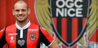 Sneijder imzayı attı