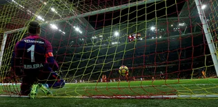 Muslera’dan Galatasaraylı taraftarlara...