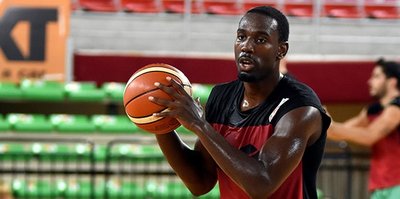 Pınar Karşıyaka'dan FIBA çıkarması