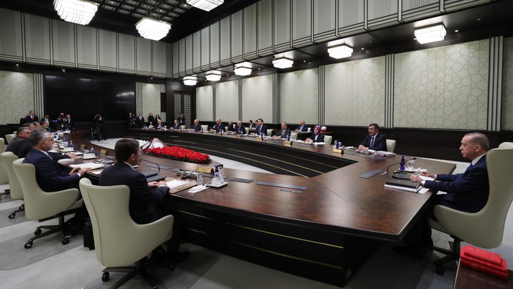 kabine-toplaniyor-emekliye-ek-zam-gelecek-mi-16-temmuz-kabine-toplantisi-gundemi-1721106714435.png Kabine Toplantısı