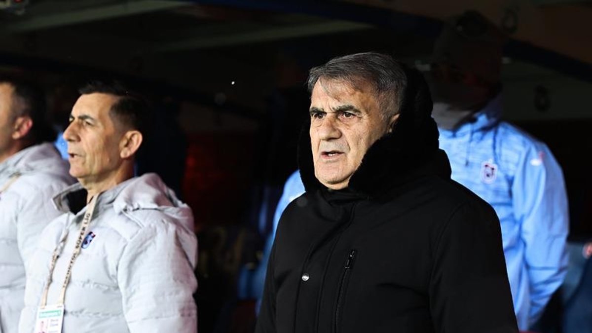 Trabzonspor'da Şenol Güneş'ten yeni transferler için dikkat çeken sözler! Trabzonspor'da Şenol Güneş'ten yeni transferler için dikkat çeken sözler!