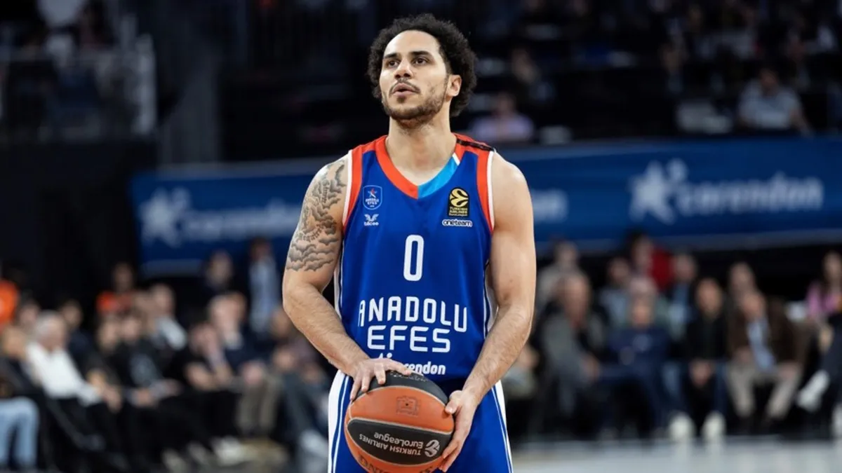 Anadolu Efes’ten sakatlık açıklaması! Larkin’in durumu...