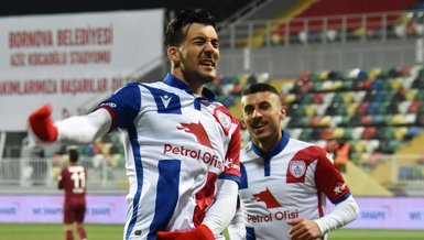 Atakan Üner’in bağları koptu!