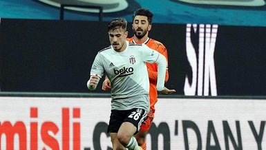 Son dakika Beşiktaş haberi: Dorukhan Toköz "Gidiyorum" şarkısıyla sahneye çıktı