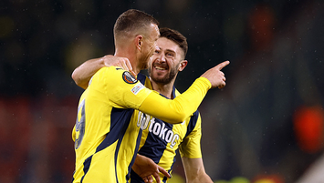 Dzeko tarihe geçiyor