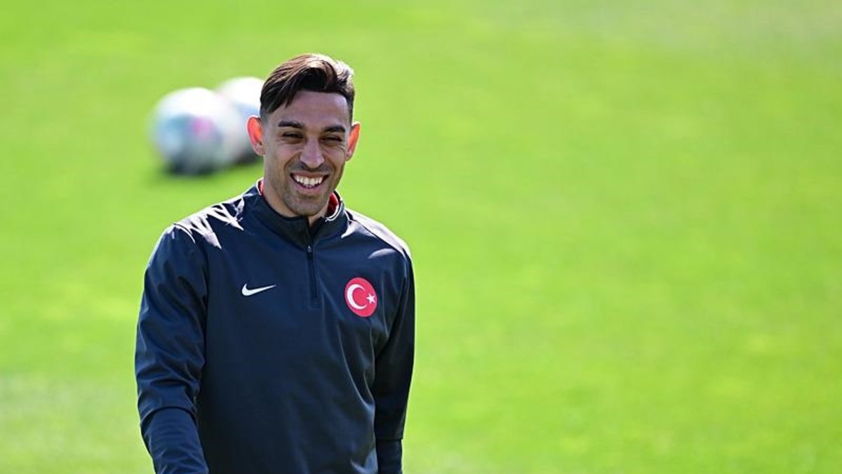 Fenerbahçe'de İrfan Can Kahveci'ye büyük müjde! Fenerbahçe'de İrfan Can Kahveci'ye büyük müjde!