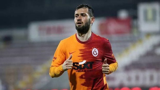 Galatasaray taraftarından Ömer Bayram'a büyük tepki! Çıkar üzerindeki formayı