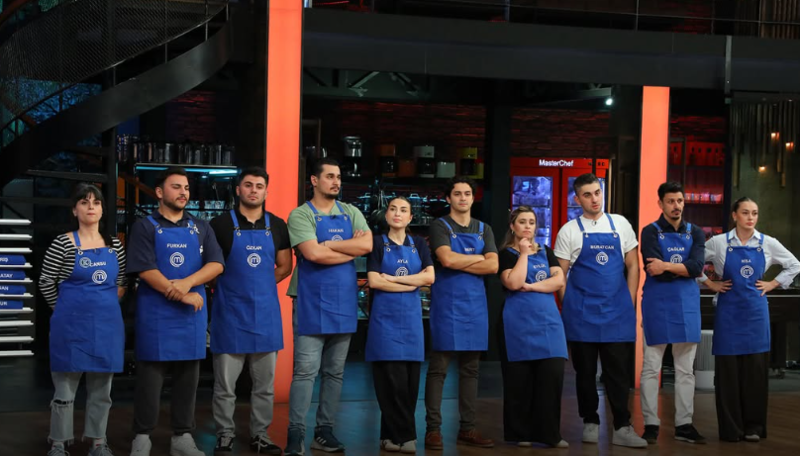 -masterchefte-kaptanlik-duellosunu-kim-kazandi-5-ekim-mavi-takim-kaptani-kim-oldu-mavi-ve-kirmizi-takim-yarism-1759730948652.png