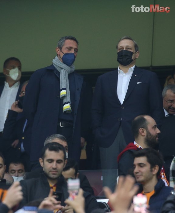 Galatasaray - Fenerbahçe derbisinde olay! "Defolup gidin"