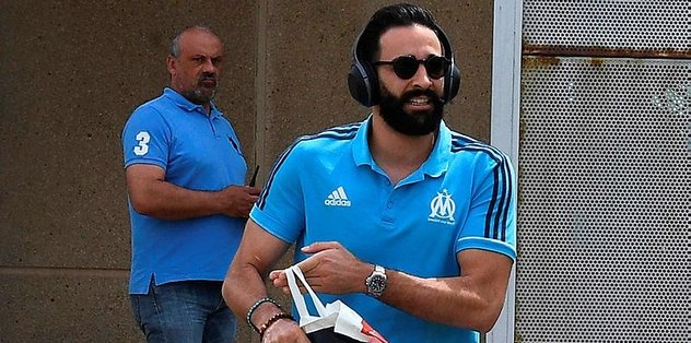 Fenerbahçe'nin gündemine gelen Adil Rami serbest!