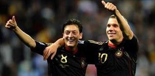 Podolski Mesut'u da etkiledi