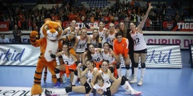 Eczacibasi Vitra Fener I De Gecti Son Dakika Voleybol Haberleri Fotomac