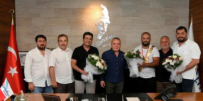 Başkan Böcek, Orhan Okulu’yu tebrik etti