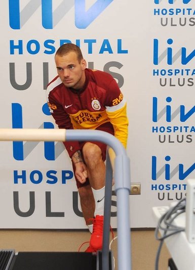 Sneijder kontrolden geçti