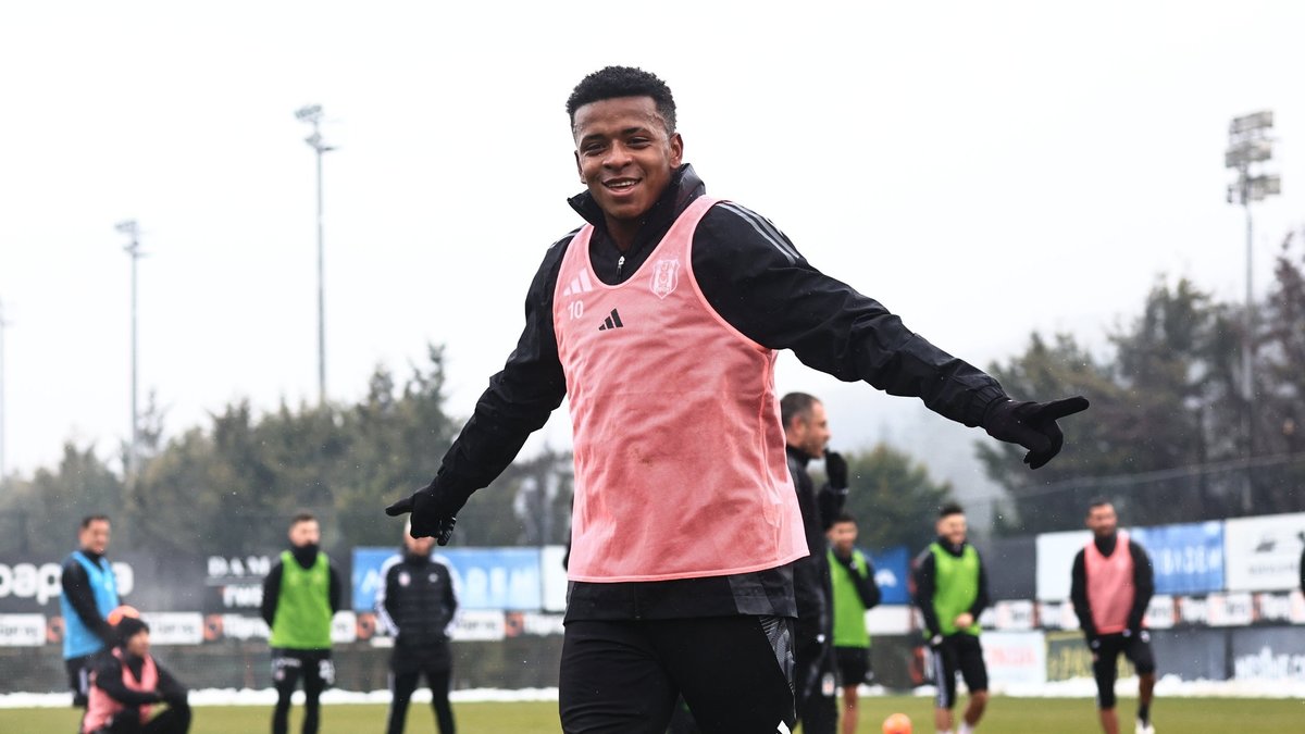 Beşiktaş'ta Keny 'Cheche' Arroyo ilk idmanına çıktı! Beşiktaş'ta Keny 'Cheche' Arroyo ilk idmanına çıktı!
