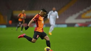 Porto’dan Falcao sürprizi
