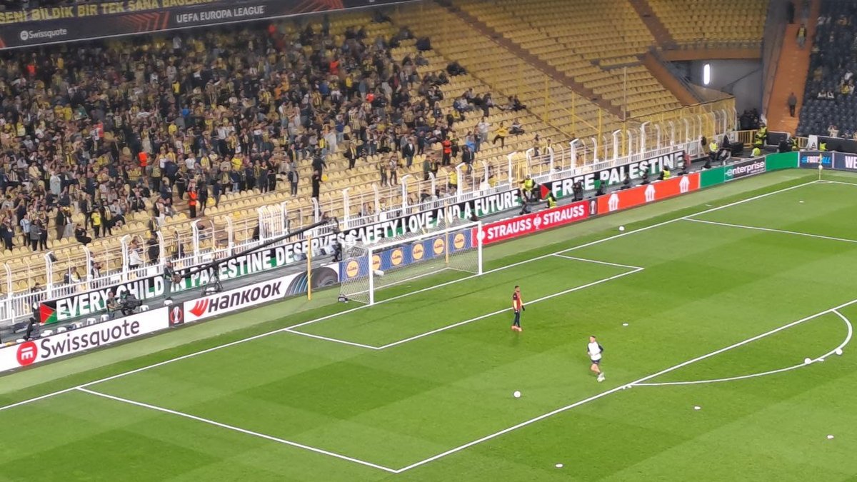 Fenerbahçe tribünleri Filistin'i unutmadı!