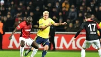 Gül de tribünde