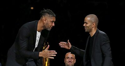 Tony Parker'ın forması emekli edildi