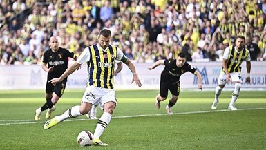 FENERBAHÇE HABERLERİ - Edin Dzeko sezonu 25 golle tamamladı!