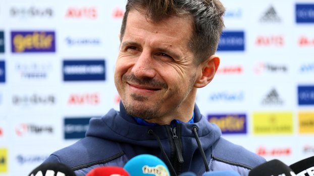 Fenerbahçe Teknik Direktörü Emre Belözoğlu'dan şampiyonluk konuşması #