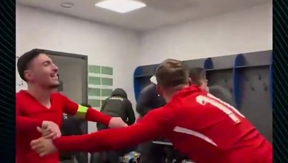 >Ümit Milliler'den kolbastıyla kutlama!