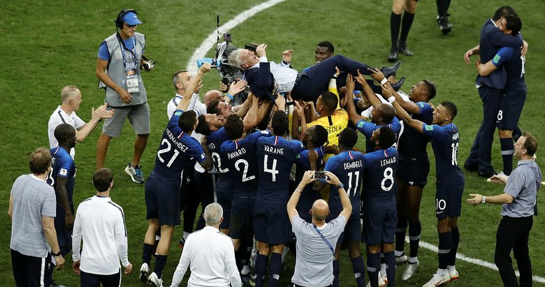 Dünya Kupası ev sahiplerine yaramıyor