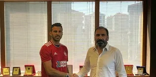 Yeni stoper Caner
