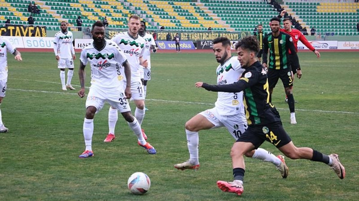 Sakaryaspor Şanlıurfaspor'u tek golle geçti