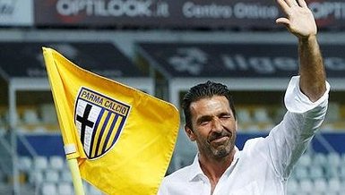 Gianluigi Buffon futbolu bıraktığını açıkladı!