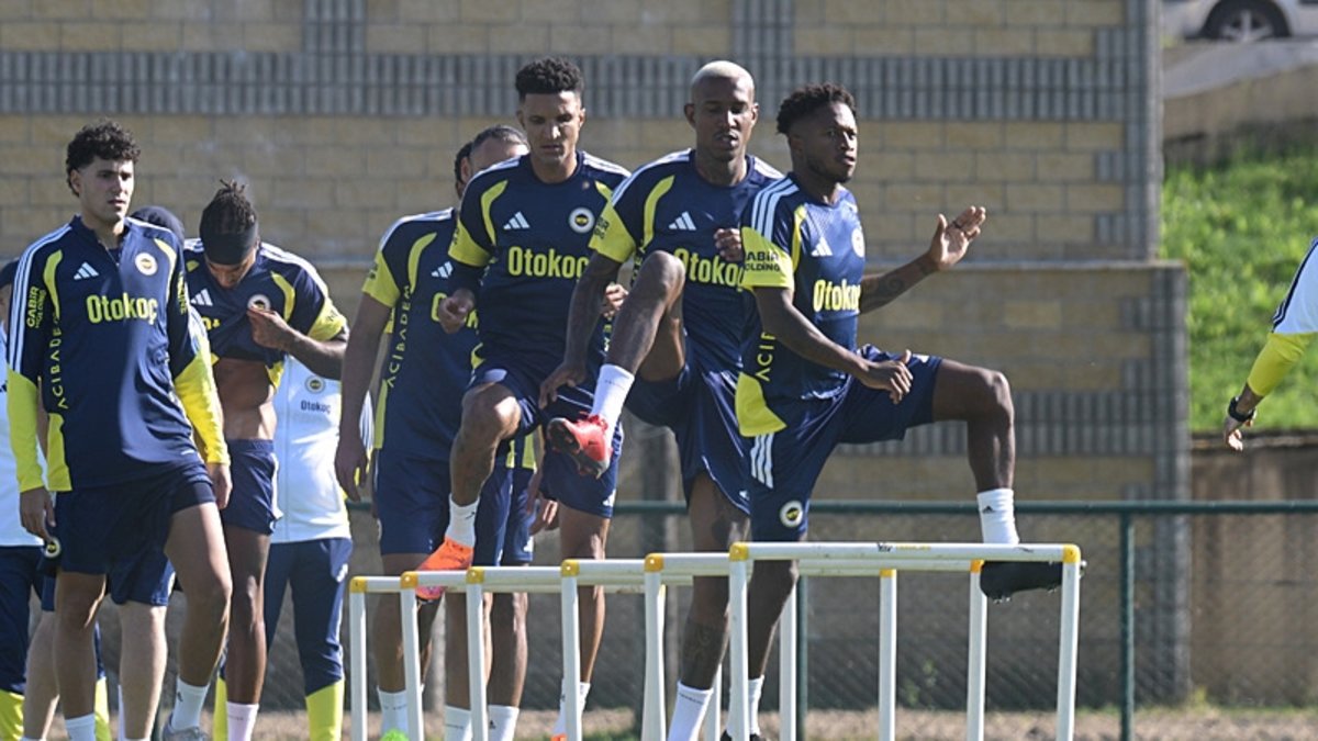Aziz Yıldırım Fenerbahçe’nin kamp yaptığı Topuk Yaylası’na geldi