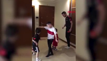 >Ali Palabıyık'tan evde kal çağrısı