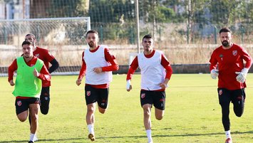 Karşıyaka’da yeni hoca kim olacak?