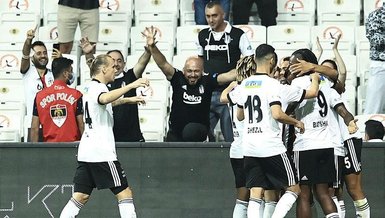 Son dakika spor haberi: Domagoj Vida Beşiktaş - Yeni Malatyaspor maçında sakatlandı (BJK spor haberi)