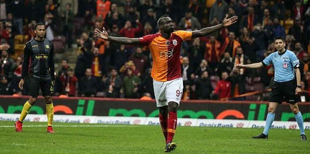 Diagne Ferdi Tayfur şarkısıyla coştu