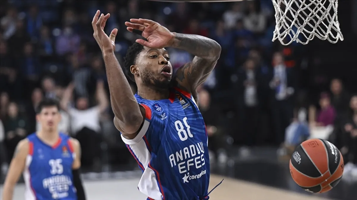 Anadolu Efes, Monaco deplasmanında galibiyet arayacak!